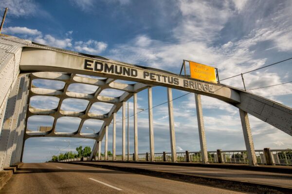 Edmund Pettus Bridge 42-66390987